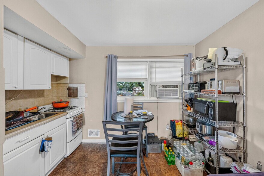 308 Columbus Pl, New Brunswick, NJ à vendre - Photo du bâtiment - Image 3 de 47