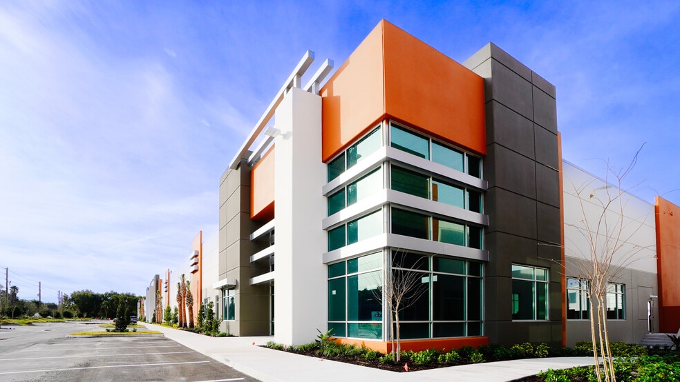 1290 Ocoee Apopka Rd, Ocoee, FL for lease - Building Photo - Image 3 of 27