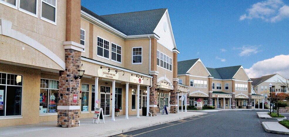 400-450 Pennbrook Pky, Lansdale, PA à louer - Photo du bâtiment - Image 1 de 3