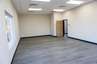 1134 Ralph David Abernathy Blvd, Atlanta, GA à louer Photo du bâtiment- Image 2 de 8