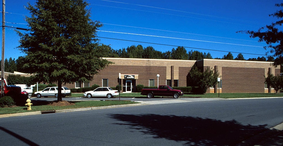 4740 Dwight Evans Rd, Charlotte, NC à louer - Photo du bâtiment - Image 2 de 9