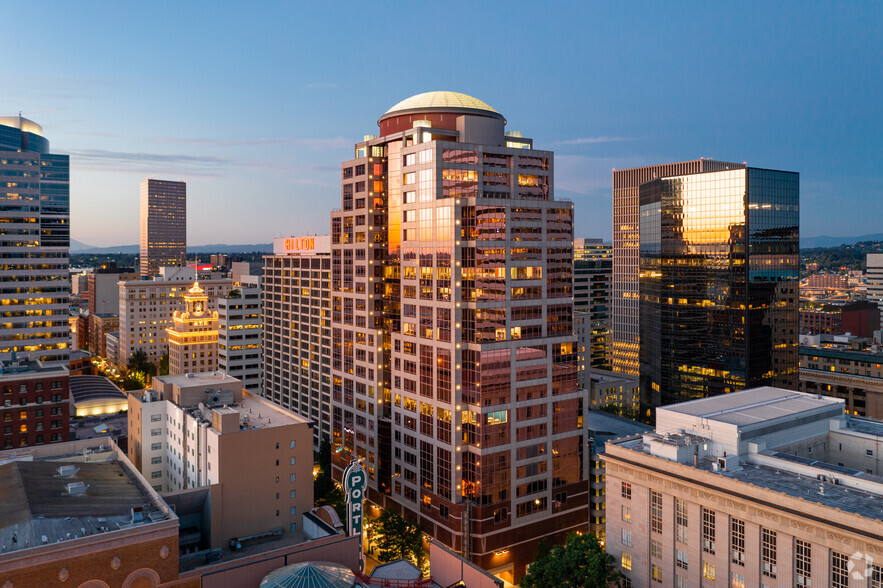 1000 SW Broadway, Portland, OR à louer - Photo du bâtiment - Image 1 de 3