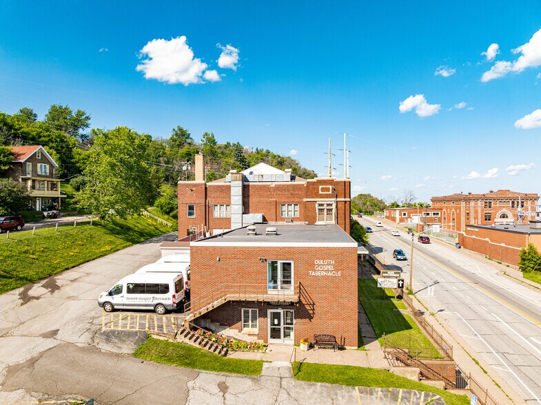 1515 W Superior St, Duluth, MN à vendre - Photo du bâtiment - Image 2 de 17