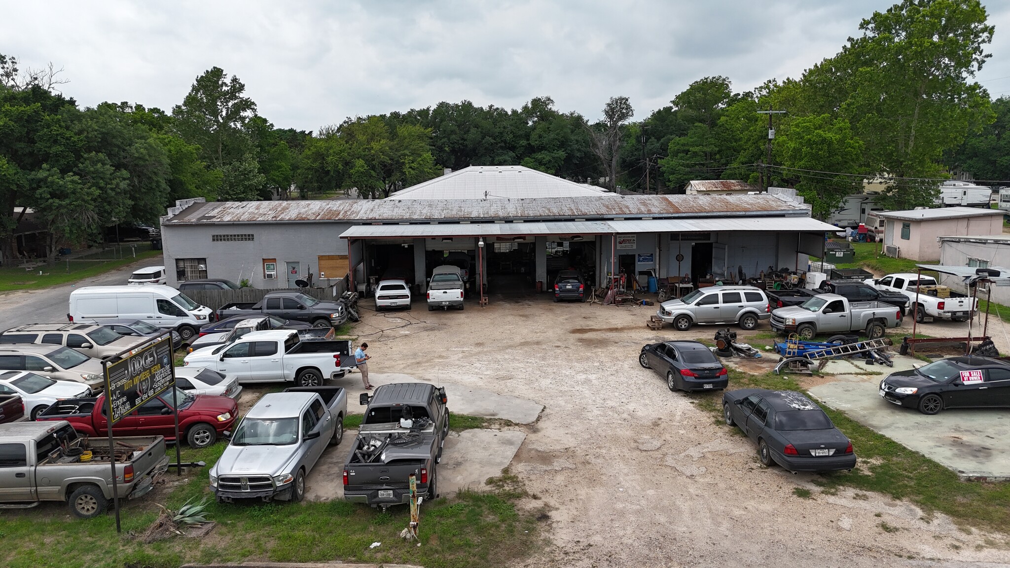 1314 E Pierce St, Luling, TX for sale Primary Photo- Image 1 of 13