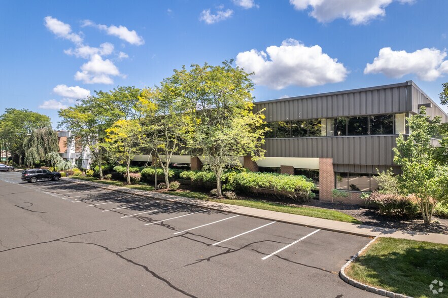 35 Technology Dr, Warren, NJ for lease - Building Photo - Image 2 of 28