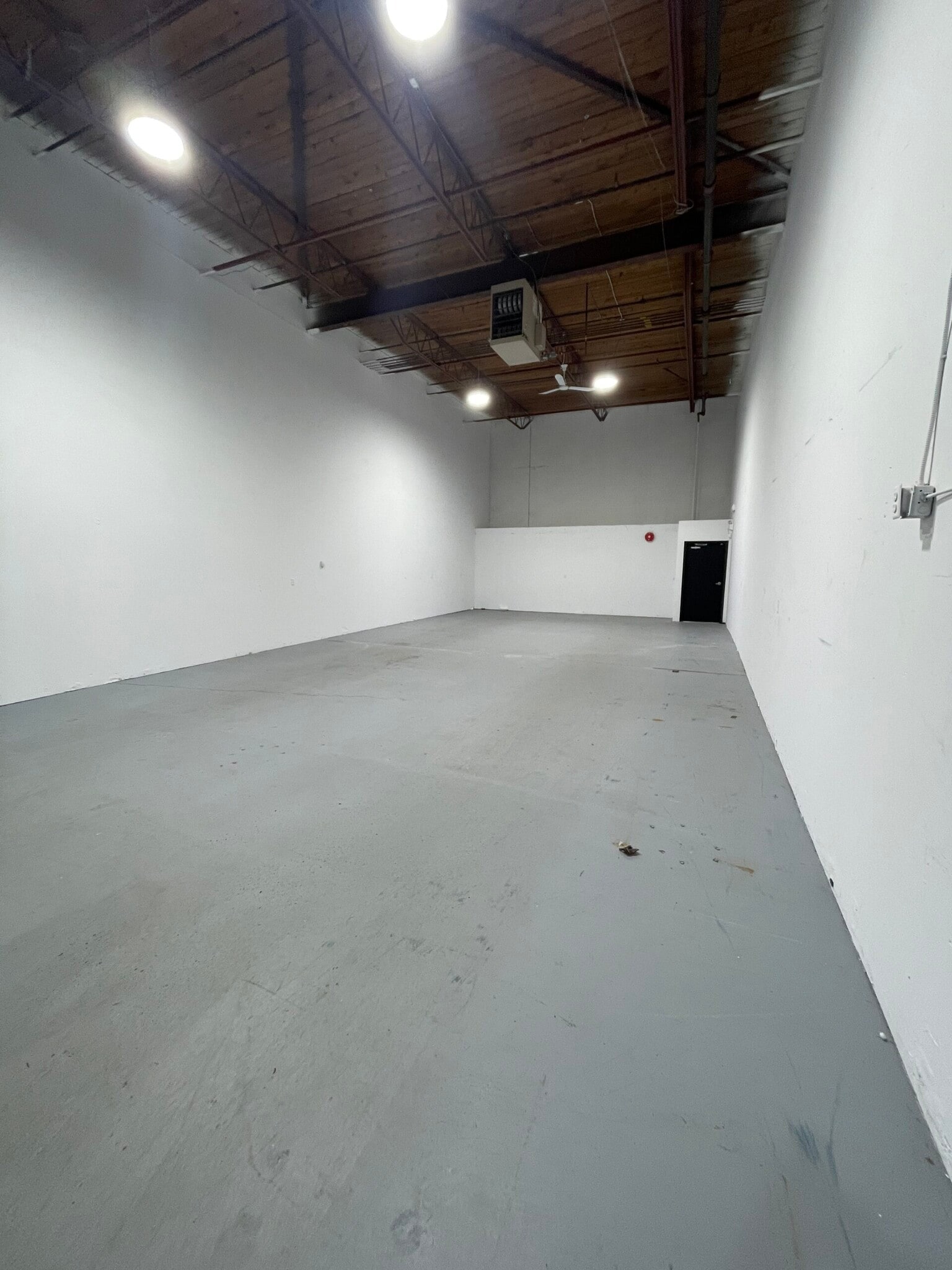 2779 Lake City Way, Burnaby, BC for lease Interior Photo- Image 1 of 9