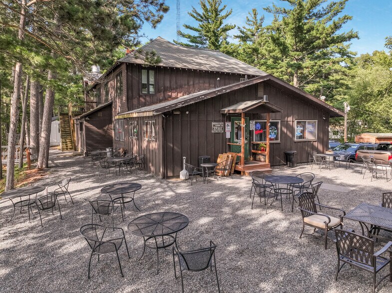 N1075 Eastside Rd, Birchwood, WI à vendre - Photo du bâtiment - Image 1 de 34