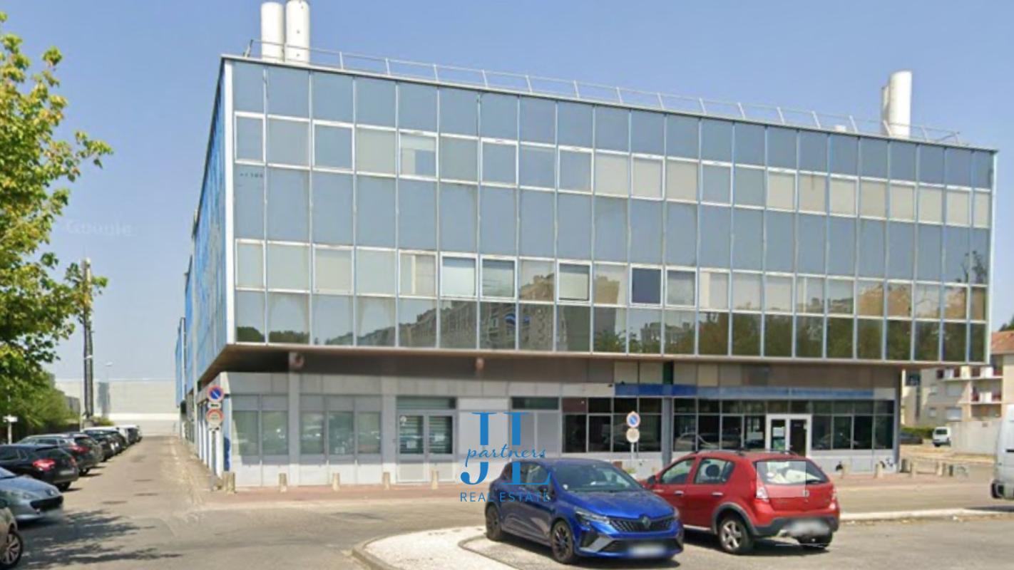 Commerce de détail dans Mérignac à louer Photo du bâtiment- Image 1 de 2