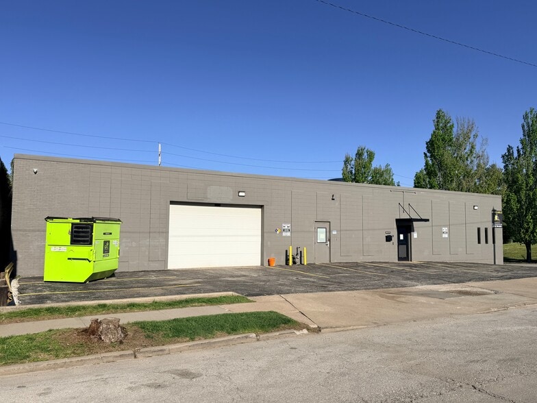 2734 Cherry St, Kansas City, MO à louer - Photo du bâtiment - Image 2 de 2