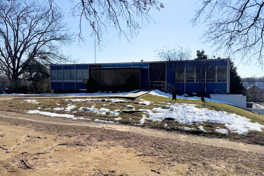 201 E Roosevelt Rd, Little Rock, AR à vendre - Photo du bâtiment - Image 2 de 17