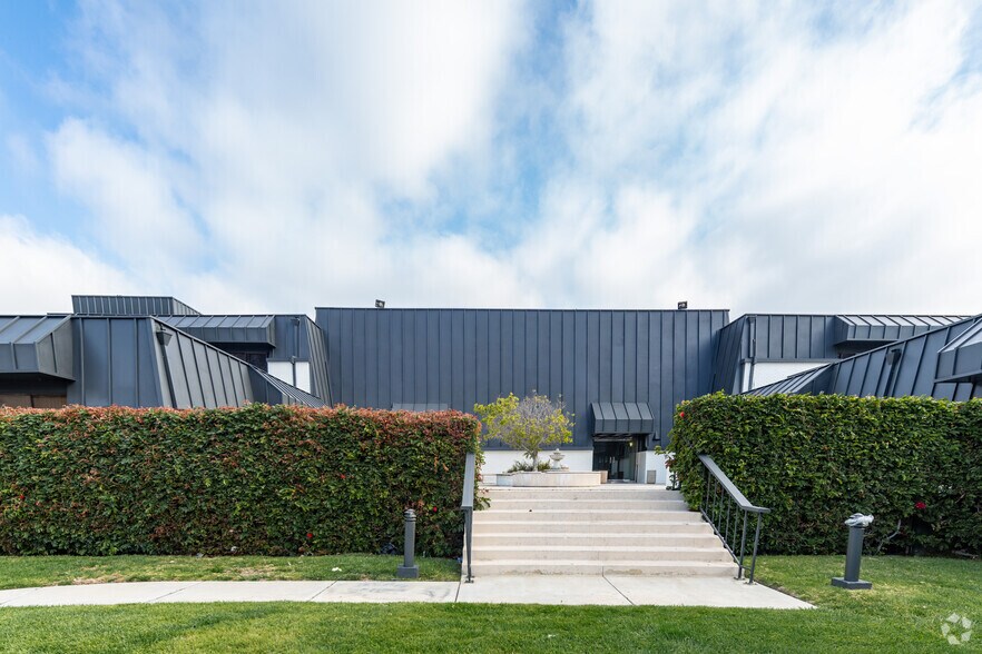 3711-3715 Lomita Blvd, Torrance, CA à louer - Photo du bâtiment - Image 1 de 9