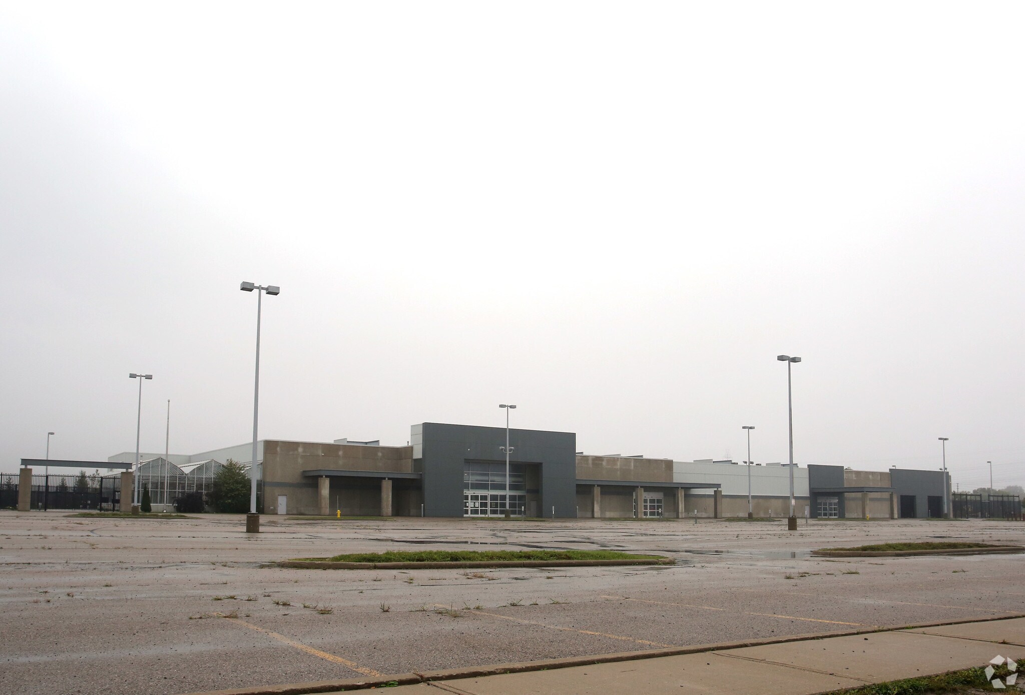 1305 Commissioners Rd E, London, ON à louer Photo principale- Image 1 de 6