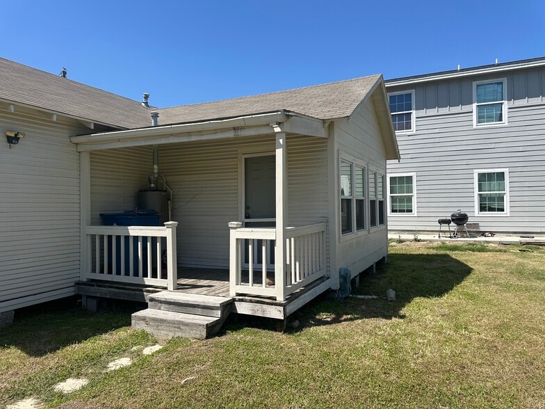 506 N Alamo St, Refugio, TX à vendre - Photo du bâtiment - Image 2 de 21