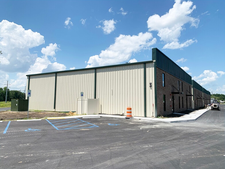 7123 Cross County Rd, North Charleston, SC for lease - Building Photo - Image 3 of 6