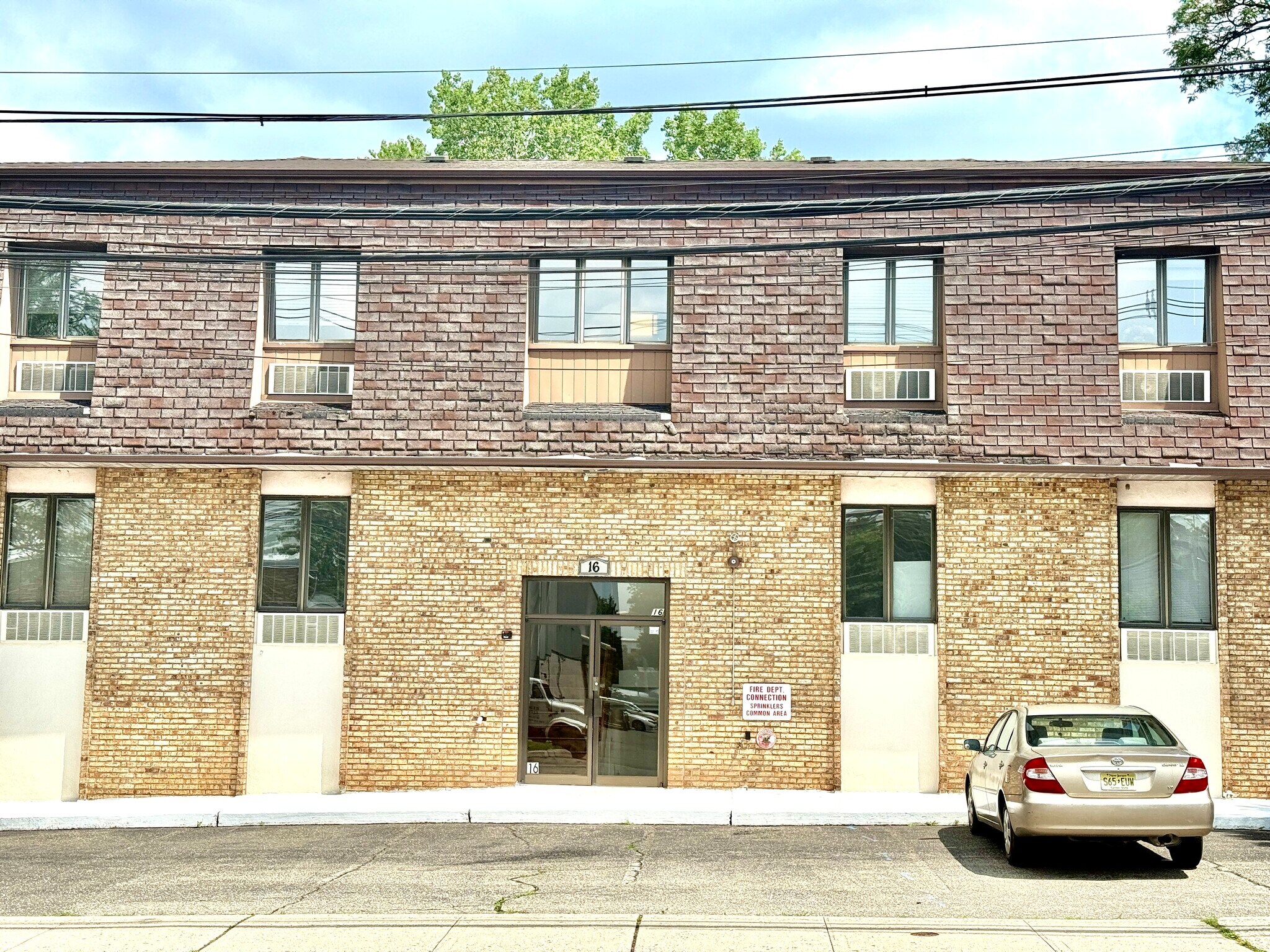 16 Chestnut St, Emerson, NJ for lease Building Photo- Image 1 of 3