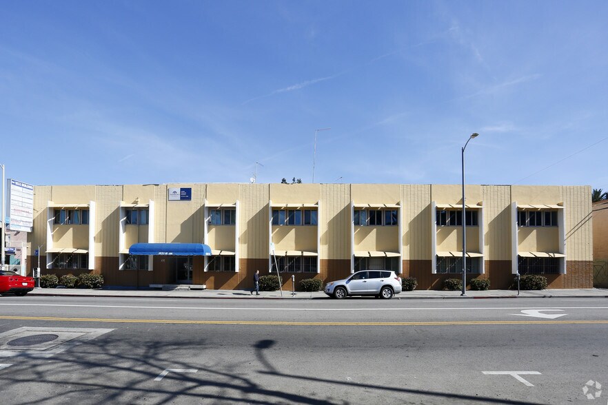 1833 W 8th St, Los Angeles, CA à vendre - Photo du bâtiment - Image 3 de 7