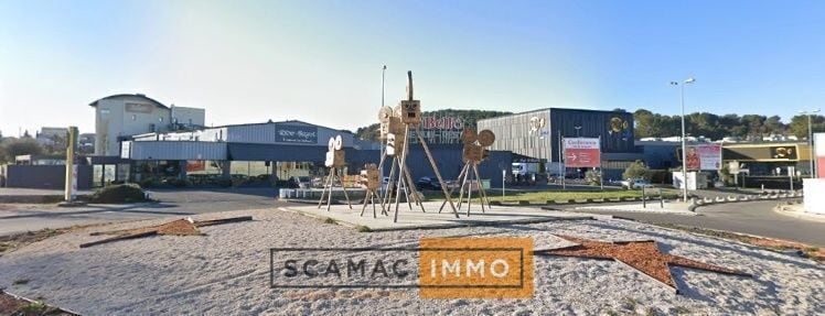 Retail in Cabries for lease - Building Photo - Image 3 of 4