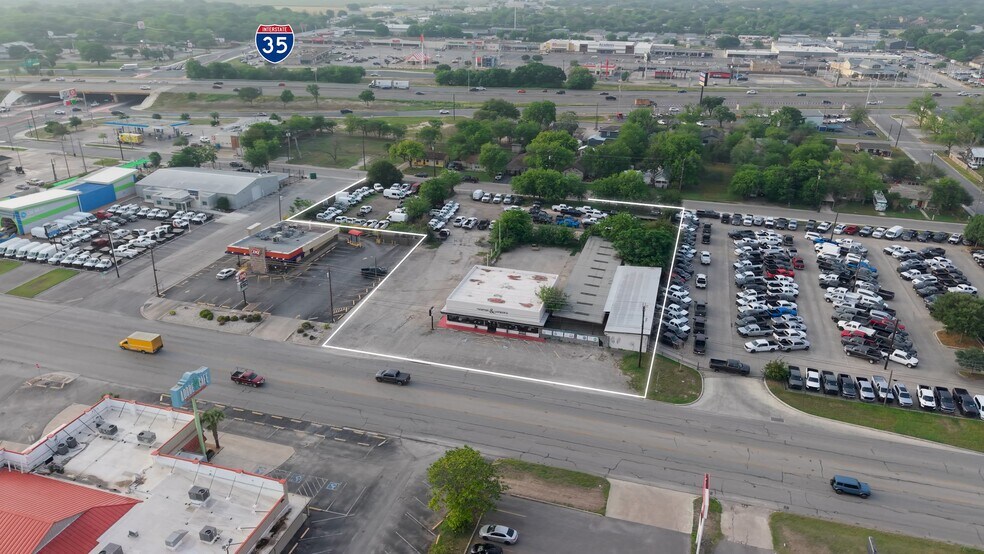 125 S Business I-35, New Braunfels, TX à vendre - Vidéo sur l’inscription commerciale - Image 2 de 12
