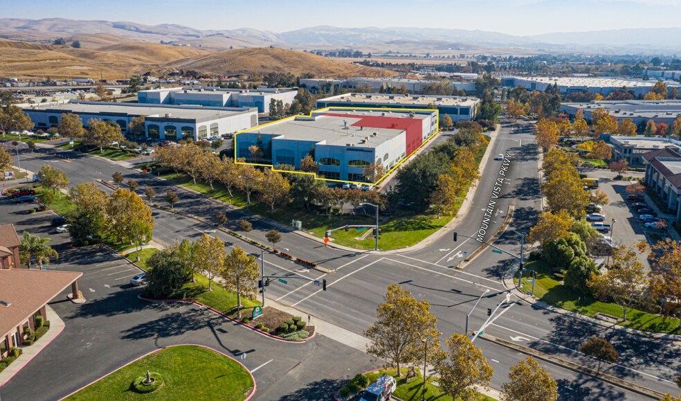 415-449 Mountain Vista Pky, Livermore, CA à louer - Aérien - Image 3 de 3
