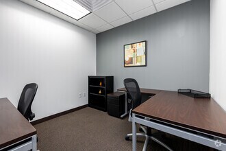 800 E 101st Ter, Kansas City, MO for lease Interior Photo- Image 2 of 3