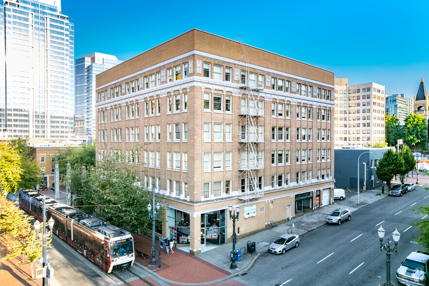 1127-1140 SW Morrison St, Portland, OR for lease - Building Photo - Image 1 of 10