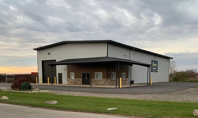 Plus de détails pour 5540 E Highland Rd, Howell, MI - Industriel à louer