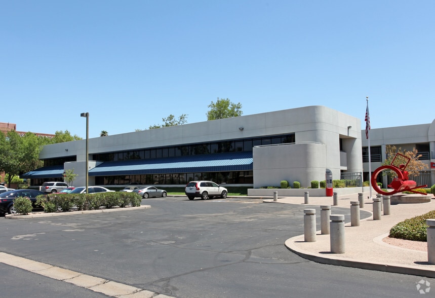1707 E Highland Ave, Phoenix, AZ à louer - Photo du bâtiment - Image 3 de 3
