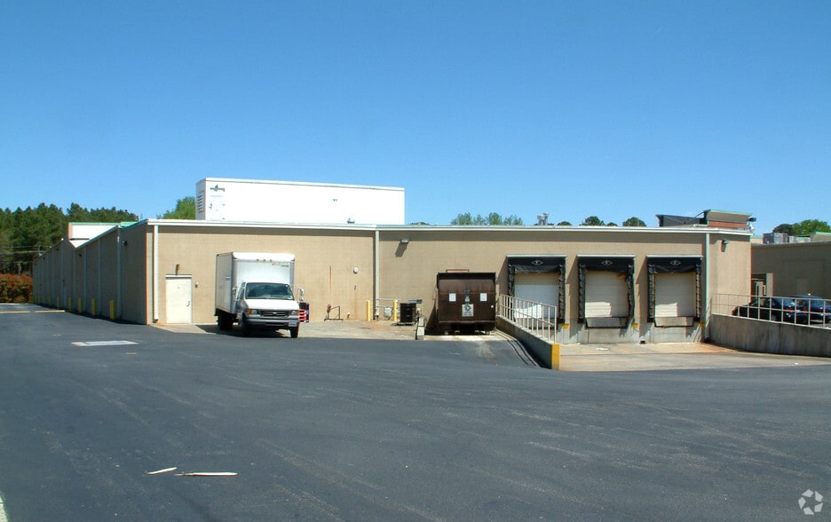 3040 S Evans St, Greenville, NC for lease - Building Photo - Image 2 of 7