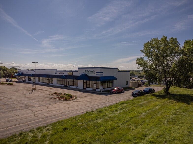 1750-1780 Rosenstiel Dr, Freeport, IL à vendre - Photo du bâtiment - Image 2 de 10