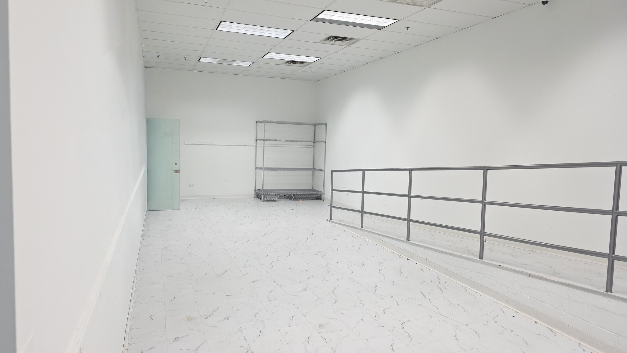 1000 N North Branch St, Chicago, IL for lease Interior Photo- Image 1 of 8