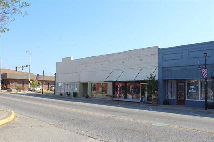 109-117 S Main St, Eufaula, OK à vendre - Photo du bâtiment - Image 2 de 13