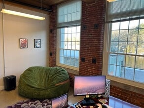 55 Main St, Newmarket, NH à louer Photo intérieure- Image 1 de 14