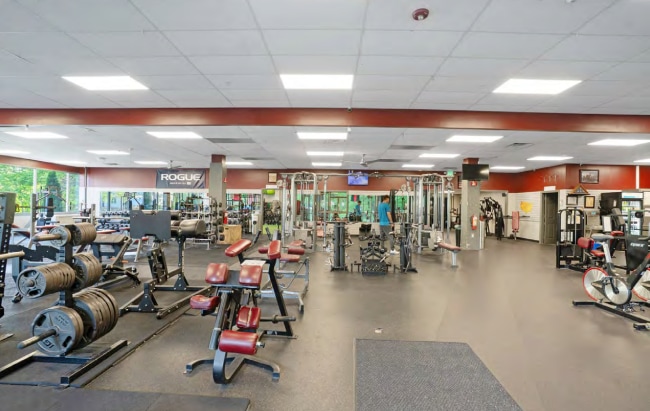 1047 Providence Rd, Whitinsville, MA for sale - Interior Photo - Image 3 of 6