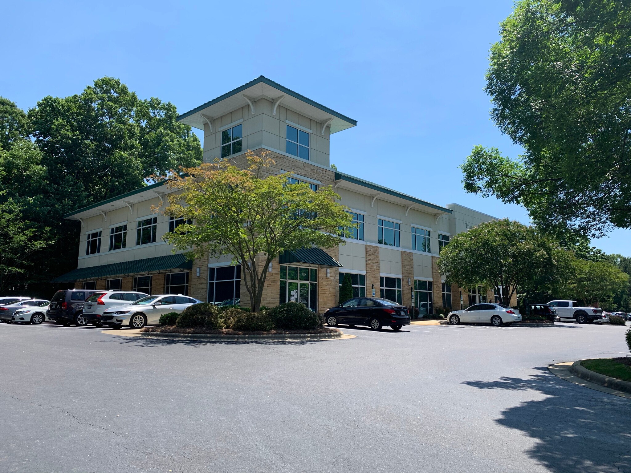 115 Crescent Commons Dr, Cary, NC for lease Building Photo- Image 1 of 11