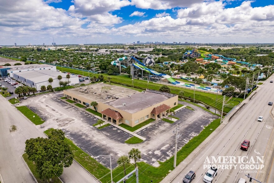 6598 N Military Trl, Riviera Beach, FL for lease - Building Photo - Image 2 of 3