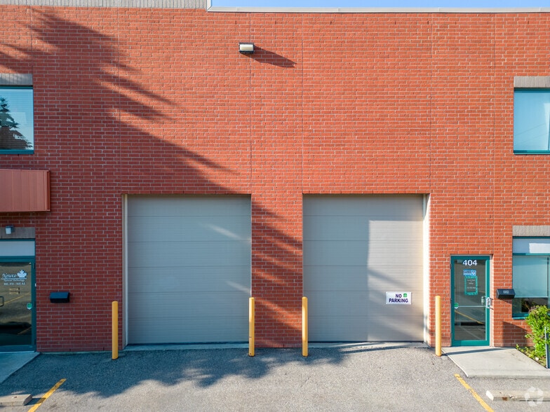 5723 10th St NE, Calgary, AB for sale - Building Photo - Image 2 of 6