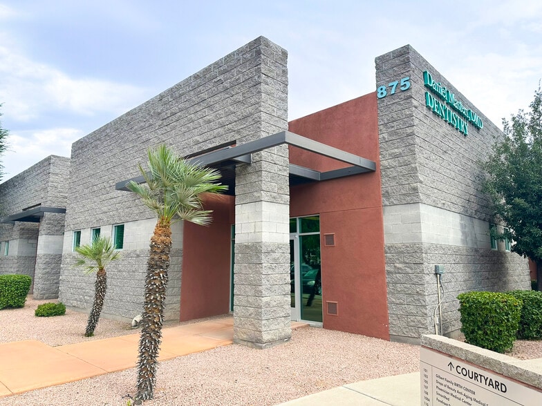 875 N Greenfield Rd, Gilbert, AZ à louer - Photo du bâtiment - Image 3 de 15