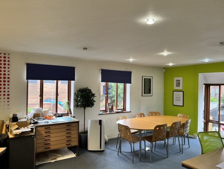 3-3 Thompsons Close, Harpenden for sale Interior Photo- Image 1 of 2