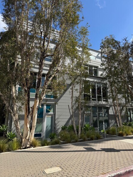 3450 Cahuenga Blvd W, Los Angeles, CA à vendre - Photo du bâtiment - Image 3 de 18