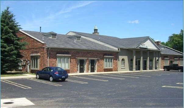 37625 Ann Arbor Rd, Livonia, MI à louer - Photo du bâtiment - Image 2 de 4