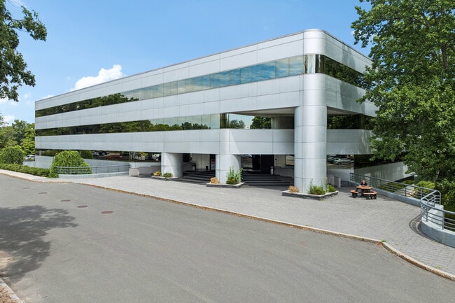 Plus de détails pour 2 Waterside Crossing, Windsor, CT - Bureau aux enchères