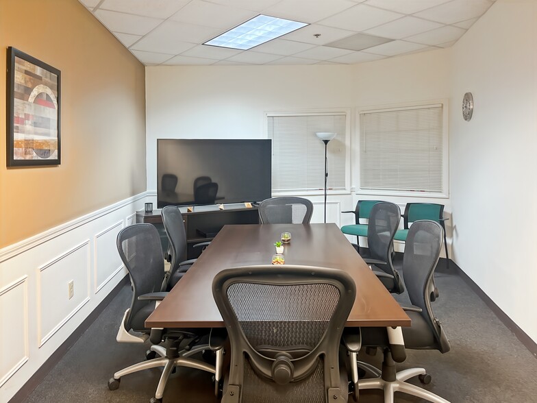 15 Constitution Dr, Bedford, NH for lease - Interior Photo - Image 2 of 22