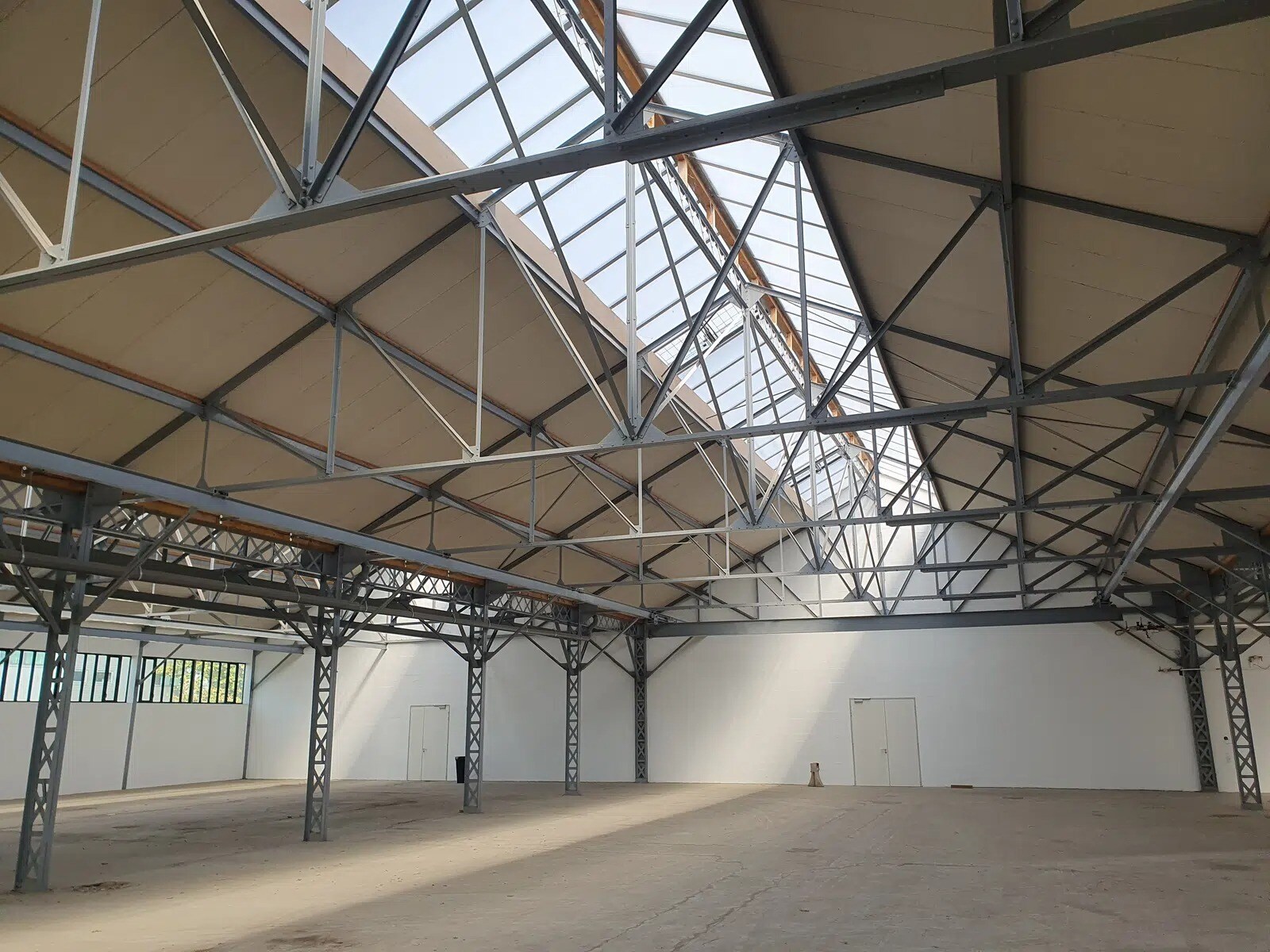 Flex in Ivry-sur-Seine for lease Interior Photo- Image 1 of 1