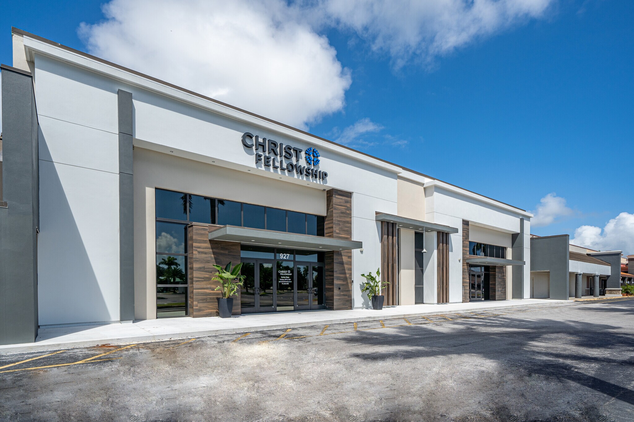 925-939 14th Ln, Vero Beach, FL for lease Building Photo- Image 1 of 7