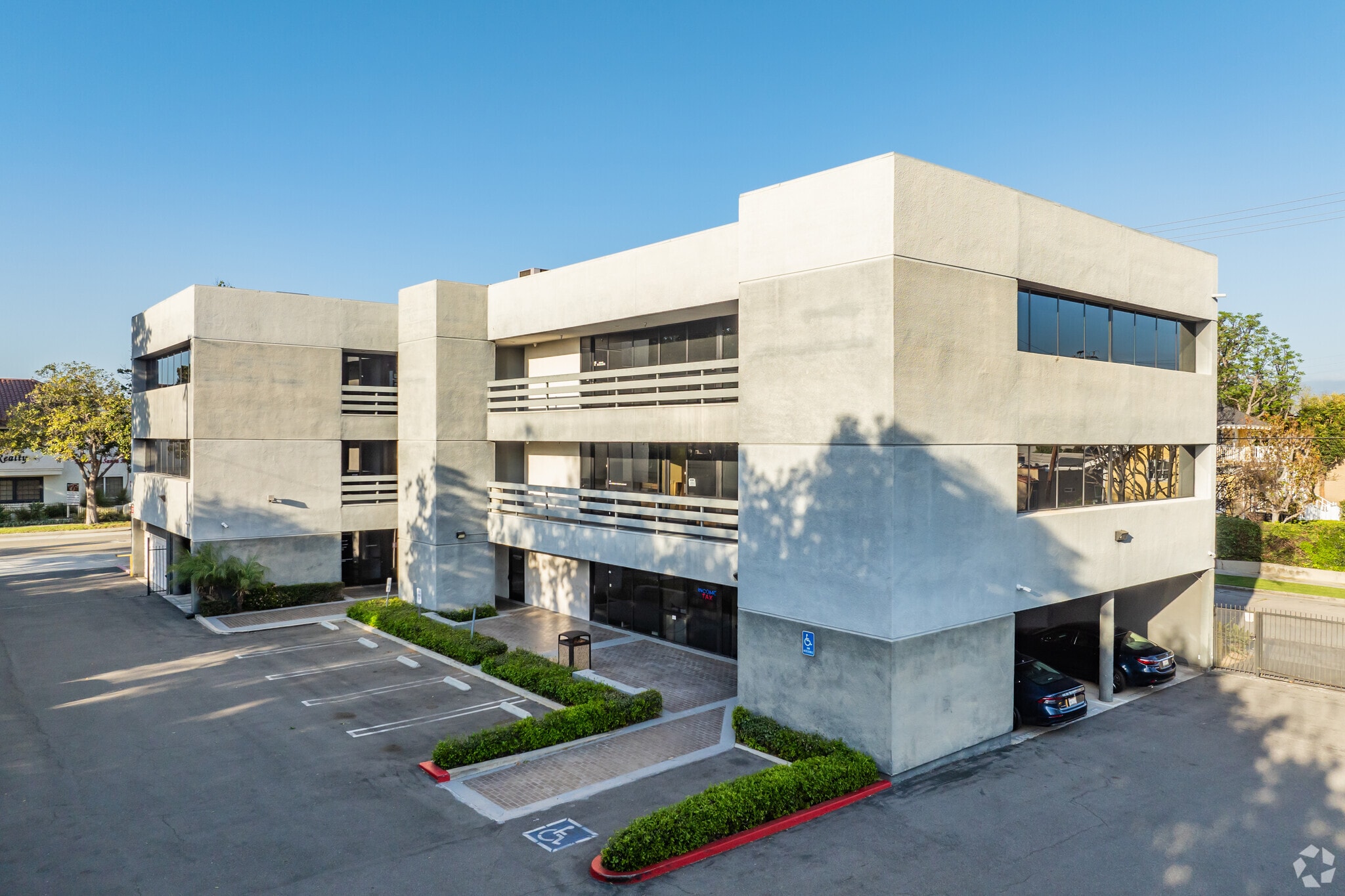 1600 E 4th St, Santa Ana, CA for lease Building Photo- Image 1 of 8