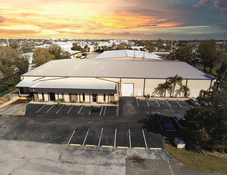 12450 Automobile Blvd, Clearwater, FL à vendre - Photo du bâtiment - Image 2 de 48