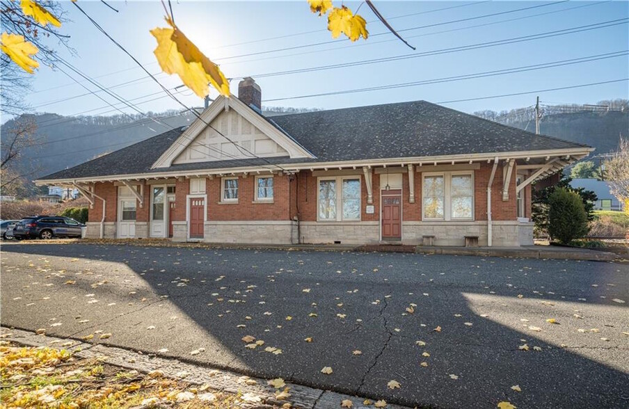 1 Railroad Sq, Haverstraw, NY à vendre - Photo du bâtiment - Image 1 de 1