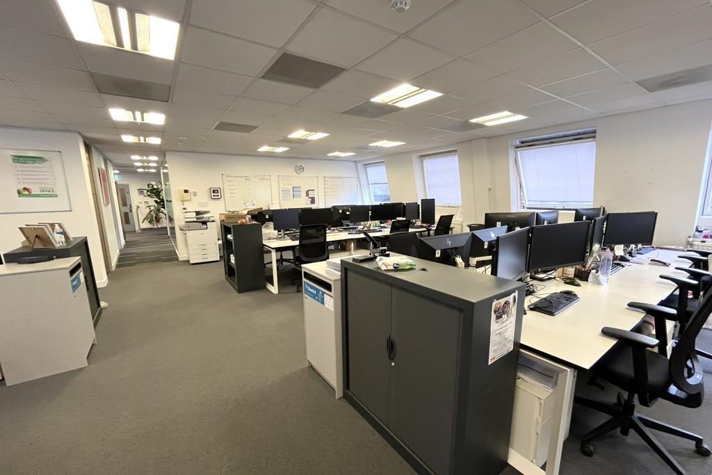 Waterloo Ln, Chelmsford à louer Photo du bâtiment- Image 1 de 13