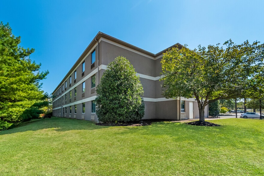 70 Maddex Square Dr, Shepherdstown, WV for sale - Building Photo - Image 3 of 17