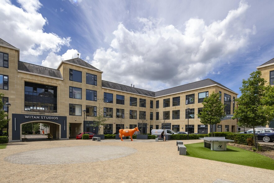 320 Witan Gate W, Milton Keynes for lease - Building Photo - Image 2 of 17
